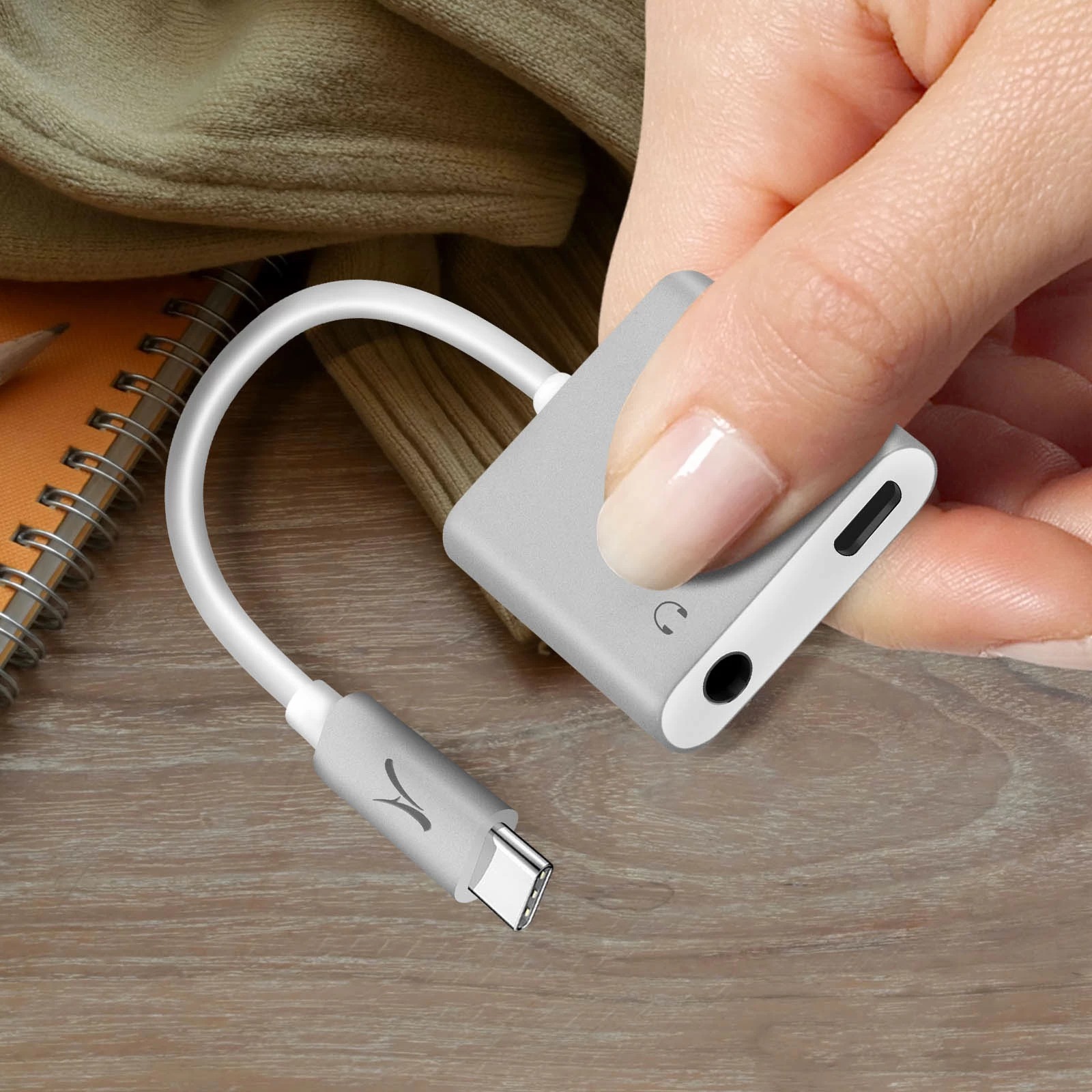 Adaptateur Audio Et Charge USB-C Vers USB-C / Jack 3.5mm, Akashi - Argent 9 Adaptateur Audio Et Charge USB-C Vers USB-C / Jack 3.5mm, Akashi - Argent – Image 7