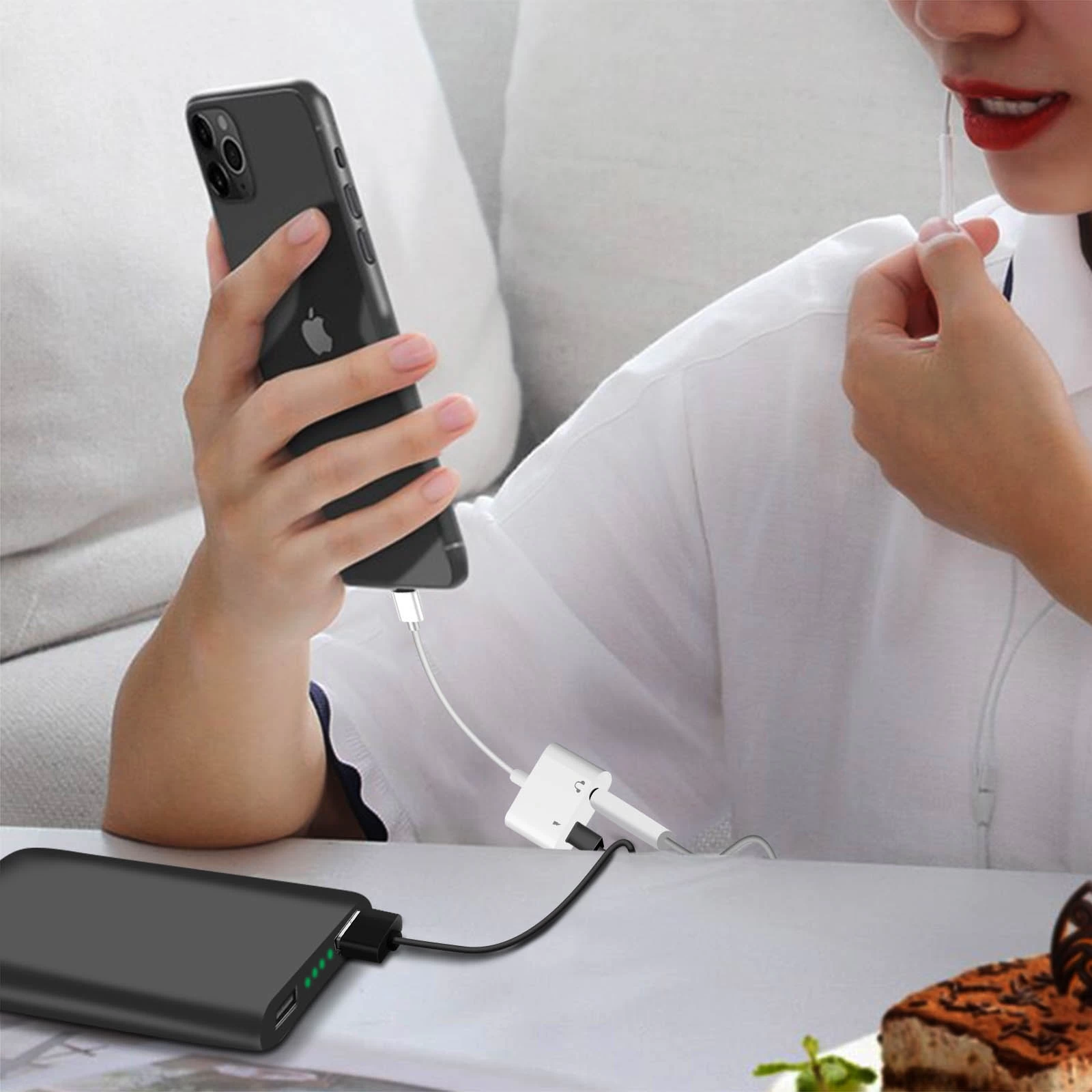 Adaptateur Audio Et Charge Lightning Vers Lightning Et Jack 3.5 Mm - Blanc 6 Adaptateur Audio Et Charge Lightning Vers Lightning Et Jack 3.5 Mm - Blanc – Image 4