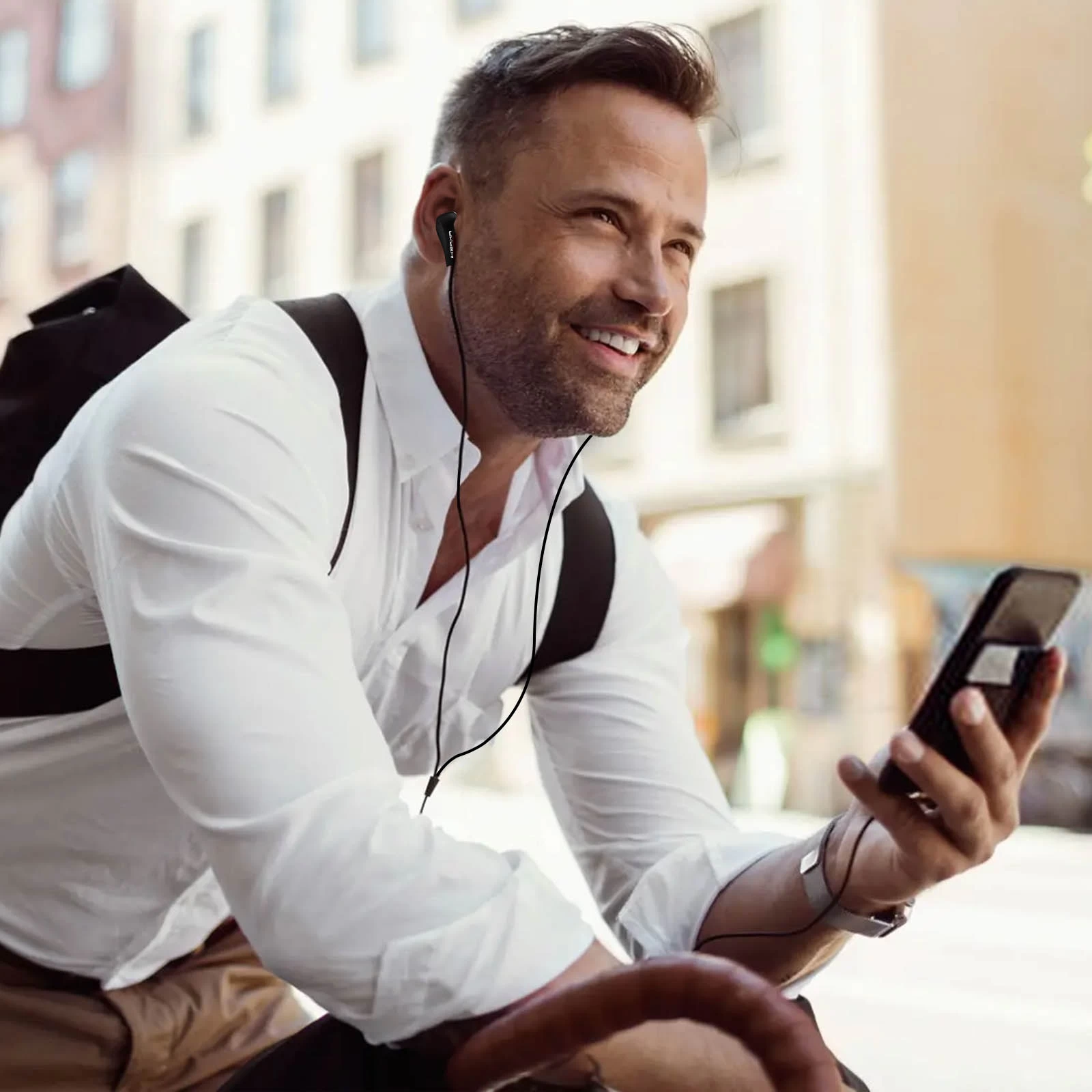 Écouteurs Stéréo Intra-auriculaires, Ultra-légers By Akashi - Noir 4 Écouteurs Stéréo Intra-auriculaires, Ultra-légers By Akashi - Noir – Image 2