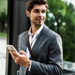 Écouteurs Samsung IG955 Techno. Son équilibré Et Câble Anti Nœud - Noir -Musique recherchée. hf sam bk eoig955 dv2 3