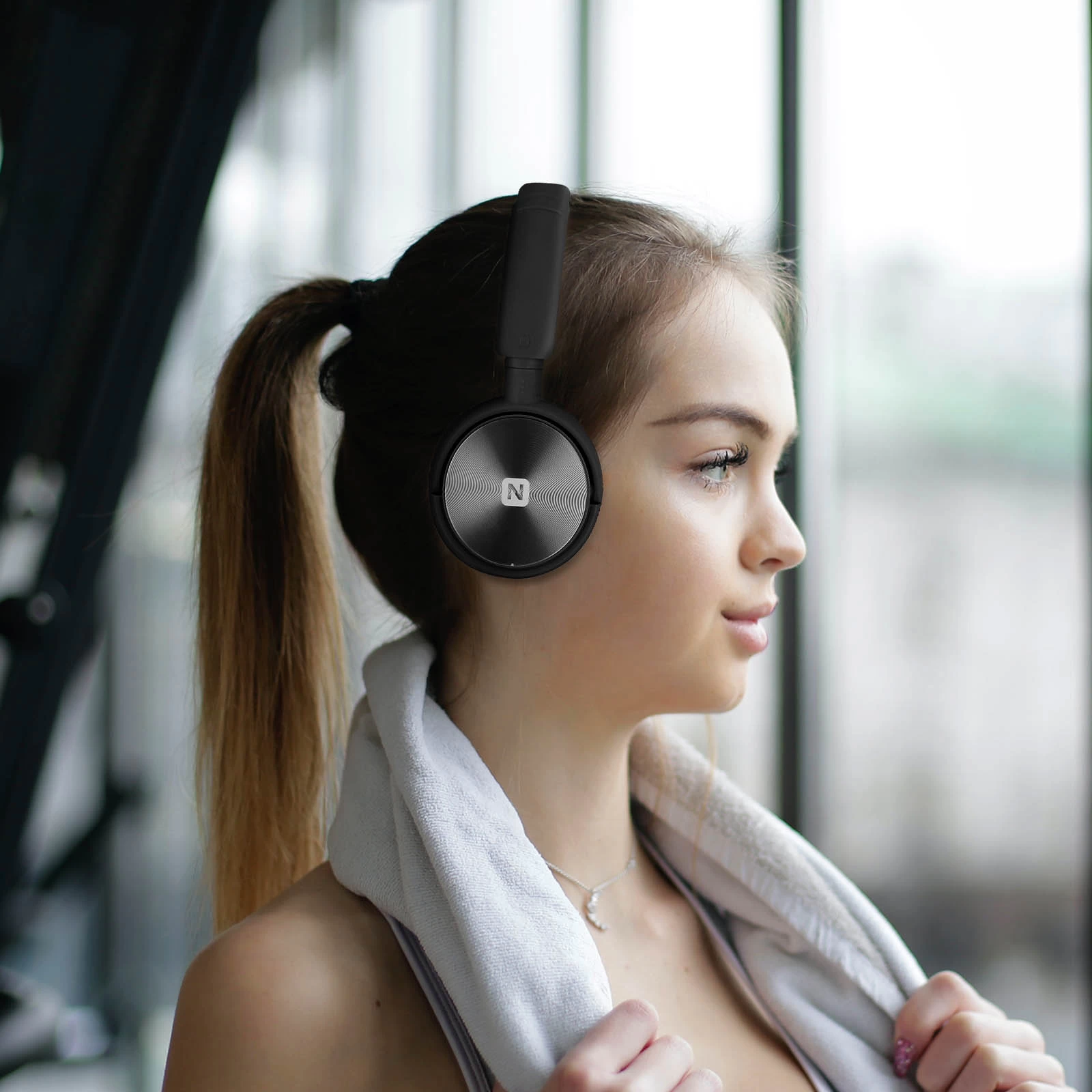 Casque Audio Bluetooth Appels & Musique, Tuner FM Intégré / Port MicroSD , Swissten Trix - Noir 10 Casque Audio Bluetooth Appels & Musique, Tuner FM Intégré / Port MicroSD , Swissten Trix - Noir – Image 8