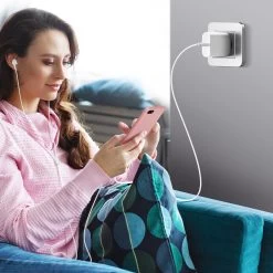 Pack 2-en-1 : Chargeur Secteur USB-C 20W + Écouteurs Filaires Jack 3.5 Avec Kit Main Libre - Blanc -Musique recherchée. pack vp 35 4