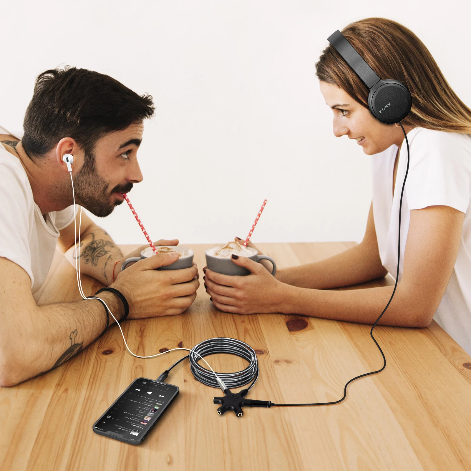 Câble Audio Lightning Vers 5x Prises Jack Femelle, Adaptateur IPhone 5 En 1 LinQ 10 Mètres - Noir 5 Câble Audio Lightning Vers 5x Prises Jack Femelle, Adaptateur IPhone 5 En 1 LinQ 10 Mètres - Noir – Image 3