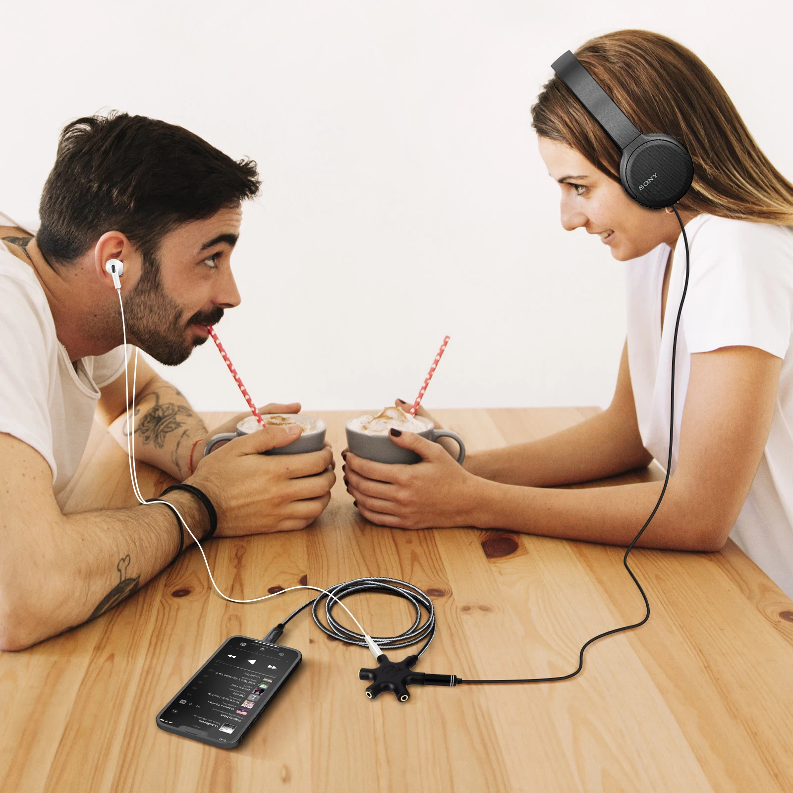 Câble Audio Lightning Vers 5x Prises Jack Femelle, Adaptateur IPhone 5 En 1 LinQ 1,5 Mètre - Noir 5 Câble Audio Lightning Vers 5x Prises Jack Femelle, Adaptateur IPhone 5 En 1 LinQ 1,5 Mètre - Noir – Image 3