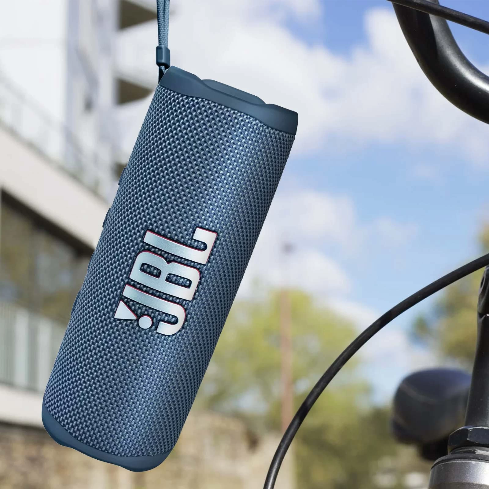 Enceinte Sans-fil JBL Flip 6, Son Harman Ultra-puissant, Étanche IP67 - Autonomie 12H - Bleu 12 Enceinte Sans-fil JBL Flip 6, Son Harman Ultra-puissant, Étanche IP67 - Autonomie 12H - Bleu – Image 10