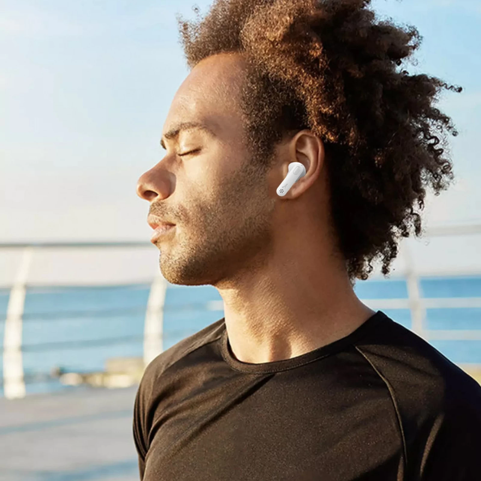 Écouteurs Sans Fil Akashi Avec Boite De Charge, Bluetooth 5.0 Autonomies 20h IPx5 - Blanc 4 Écouteurs Sans Fil Akashi Avec Boite De Charge, Bluetooth 5.0 Autonomies 20h IPx5 - Blanc – Image 2