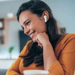 Écouteurs Sans Fil Akashi Avec Boite De Charge, Bluetooth 5.0 Autonomies 20h IPx5 - Blanc 19 Écouteurs Sans Fil Akashi Avec Boite De Charge, Bluetooth 5.0 Autonomies 20h IPx5 - Blanc -Musique recherchée. tws aka wh 9